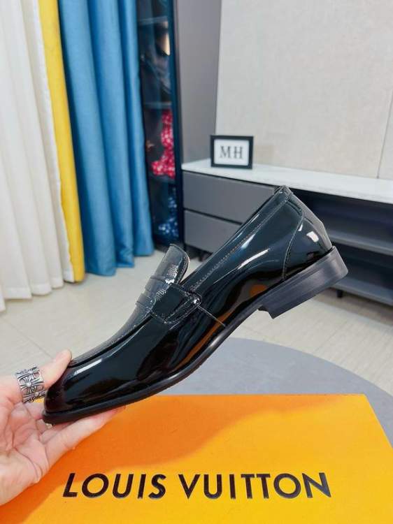 Picture of Louis Vuitton Shoes _SKULVsz38-45mnf054414320